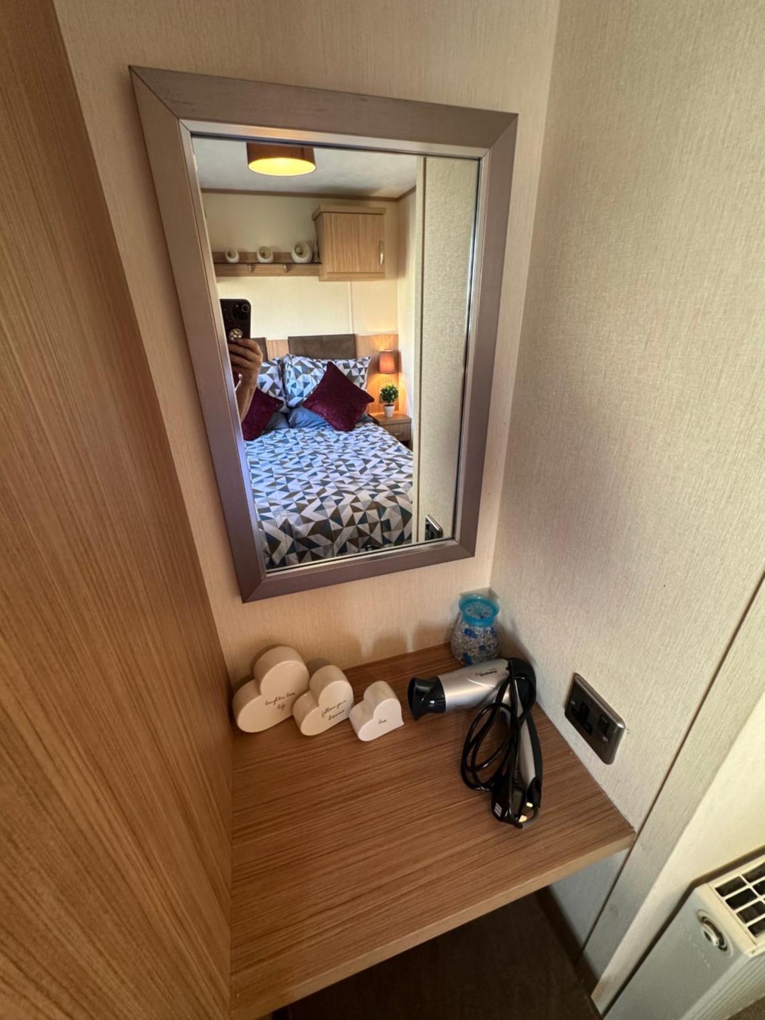 8 Berth Waterside Santanavan 8 C22 *